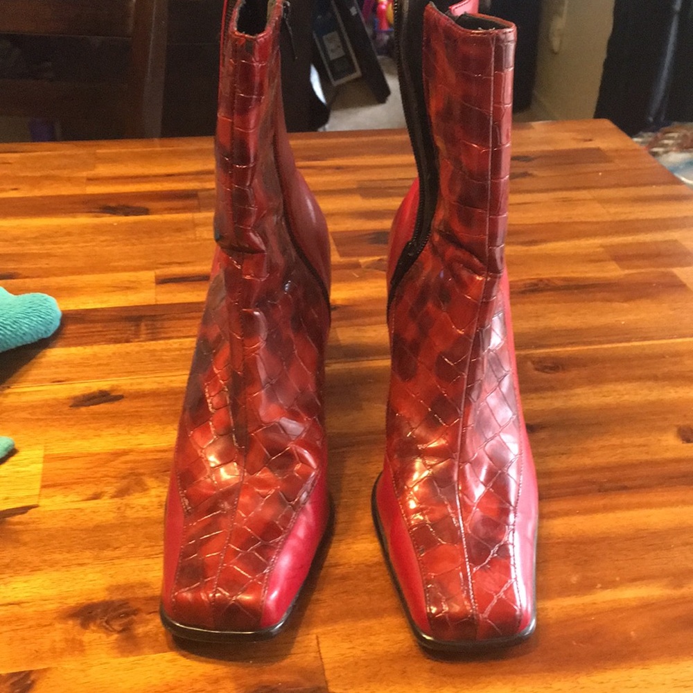 Zoe boots
